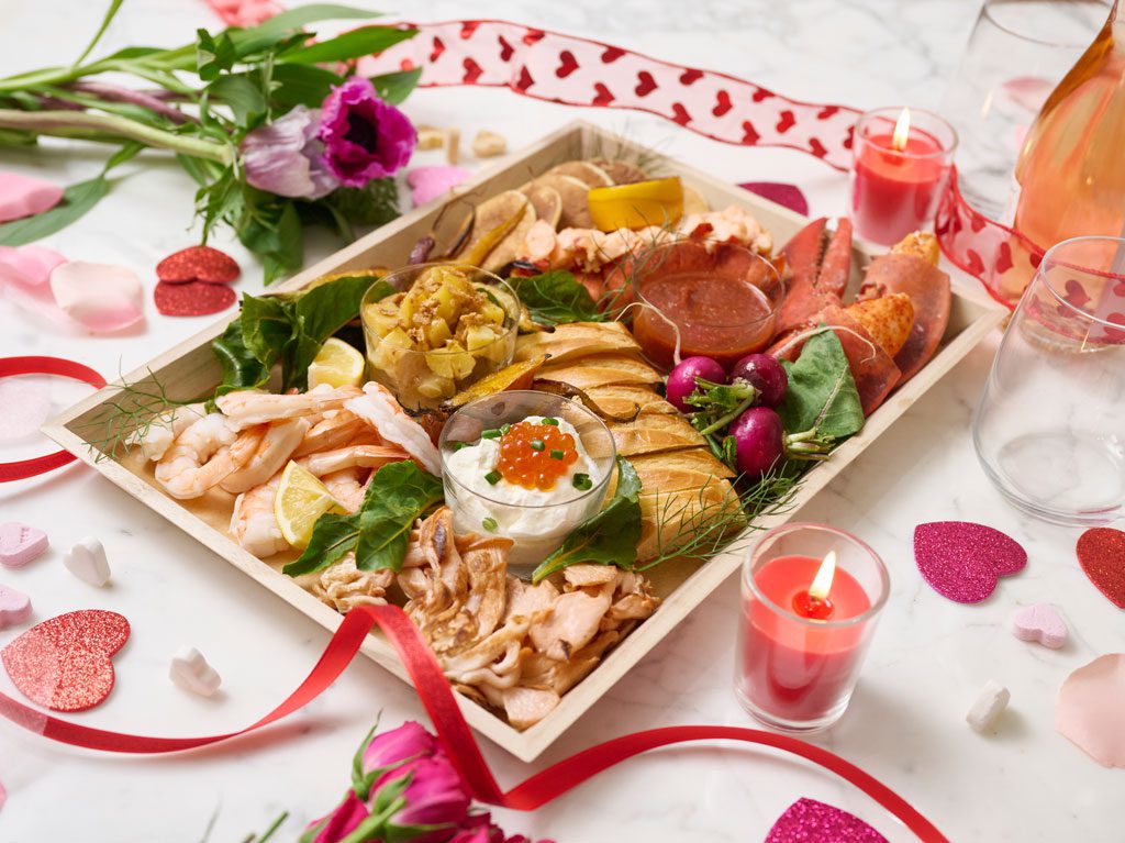 Craft the Perfect Valentine’s Tray: A Tray That’ll Steal Hearts 1 Craft the Perfect Valentine’s Tray: A Tray That’ll Steal Hearts 1